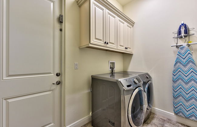 Amalfi Vacation Rental: Stylish 3-BR Retreat Steps from Vanderbilt Beach. Relax by the Private Pool and Enjoy Modern Amenities. Ideal for Families with Easy Access to Mercato and Local Attractions - Foto 25