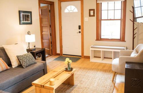 Cute 2-Bed Home, 3 Blocks From Downtown Bozeman, With A Large Yard! - Photo 20