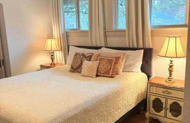 University House - Photo 1