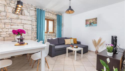 Two-Bedroom Holiday Home In Svetvincenat - Foto 3