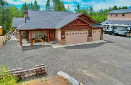 New! Black Bear Inn - Pet friendly - trailer parking - walk to lake - rustic - Foto 31