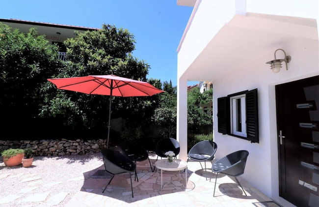 Villa Mendula Trogir - Luxury villa by the beach - heated pool - lush green garden - Photo 103
