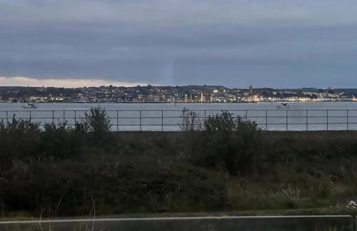 4 Bed Retreat with Balcony & Estuary views - Photo 59