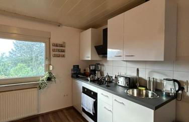 Mid Century 2 Zimmer Voll ausgestattete Kuche 75 Zoll TV Kingsize - Photo 6