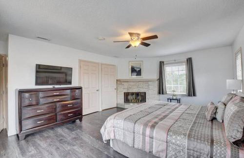 5 BR Mansion with Pool and non-heated Jacuzzi Games in Boynton Beach - Photo 57