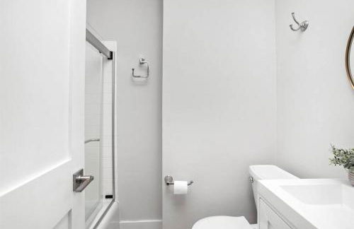 Newly Renovated Retreat 30mins to Downtown Indy - Photo 21