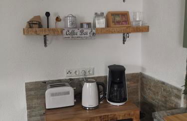 Pauls Hexenhaus Wohnung Hexe mit Fahrrad Garage und Innenhof für Motorräder - Foto 4