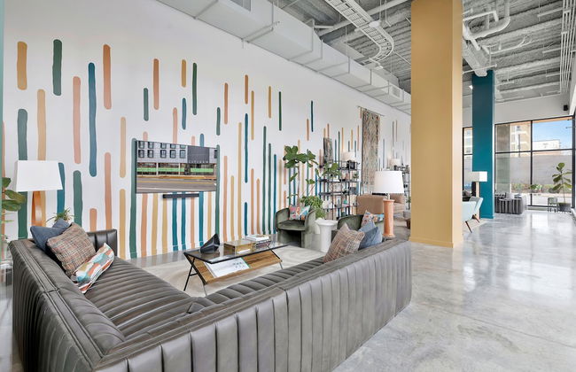 Cozy Downtown Spot, Gym, 5 min to Hospital) for field - Foto 11