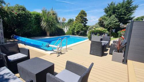 Beautiful apartment with private pool near Tenby - Foto 3, Garden, Garden view