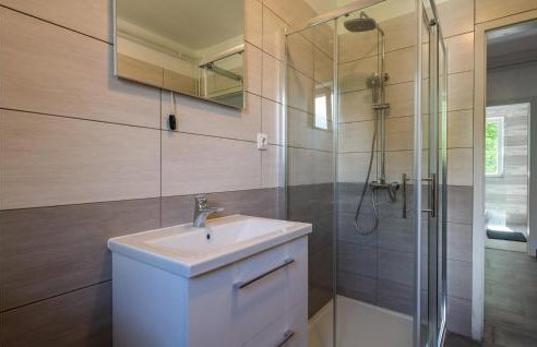 6 Bedroom Beautiful Home In Nedescina - Foto 38