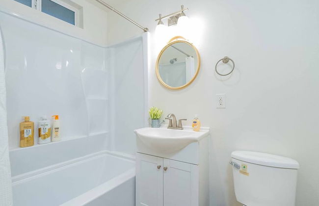 Elegant Country Retreat With Serene Patio Haven - Foto 25