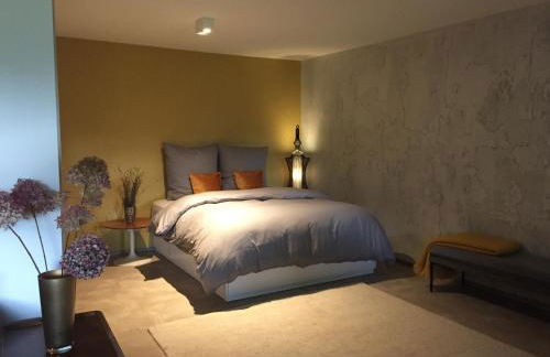 Exklusiver Souterrain - zentral, ruhig mit großer Terrasse, Bergblick und privaten Sauna zzgl - Photo 4