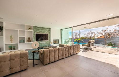 Modern Oasis: 4 Bedroom Villa in Ibiza City, 1263 - Foto 7