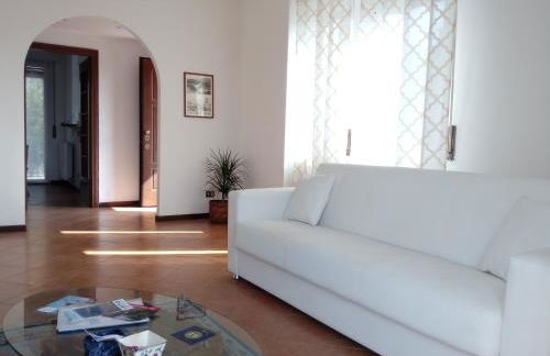 Como Ricky Apartment with parking nearby - Photo 6