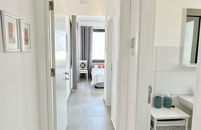 Cosy Apartment With Scenic Terrace Views - Photo 11