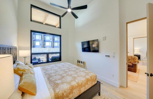 Luxe Schweitzer Condo with Hot Tub Ski-InandSki-Out! - Foto 10