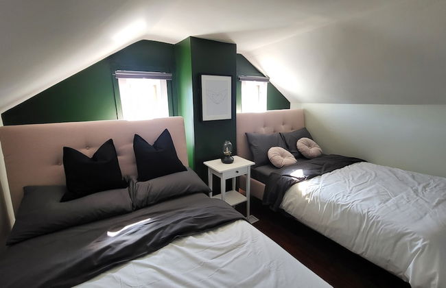 JstLikeHome - Old Ottawa - Photo 2