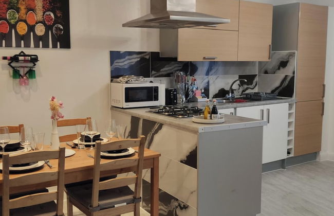 Stunning 2-bed Apartment in London Dagenham - Photo 2