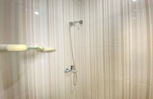 Simply 3BR Apartment at Gateway Ahmad Yani Cicadas - Photo 24