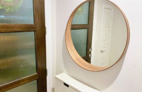 TMC 3-Story Townhome FREE EV Charge - Foto 39