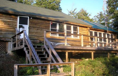 Amazing Lakefront Cabin in the Woodlands near Bangor, Maine - Foto 1