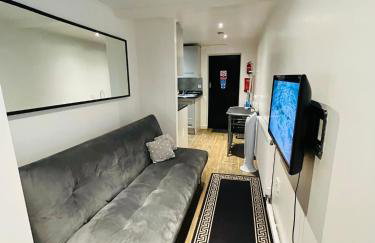 Exclusive Private One Bedroom Suite - Photo 1