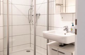 Eindrucksvolles Gruppen– und Monteursloft - Foto 11