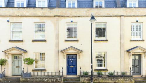 Spacious Townhouse Private Parking Central Wells - Foto 1