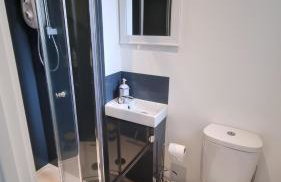 Sittingbourne 1 bed self-contained annex, with parking - Photo 18