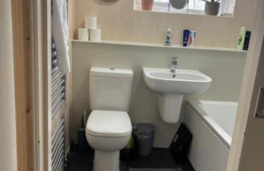 Spacious comfy flat near Airport and Altrincham - Foto 8