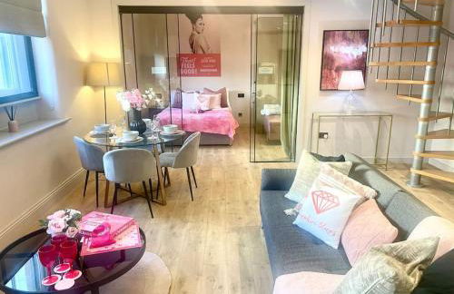 Pretty Pink Posh Penthouse - Foto 11