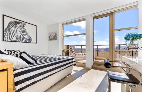 Penthouse Duplex with Epic Views - Photo 32