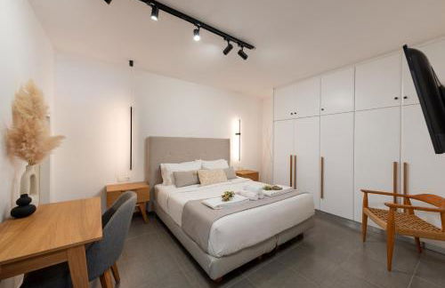 Hypnosis Beachside Villa with Private Heated Pool - Photo 33