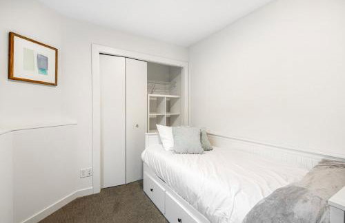 City-View Modern - Photo 25