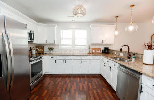 Bayside Bungalow - Photo 2