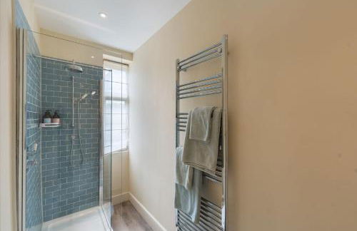 Ebrington Manor by Birch Stays - Photo 56