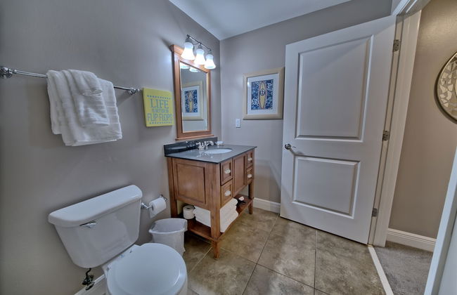 Sterling Breeze - Luxury Beach Front Condo - Photo 77