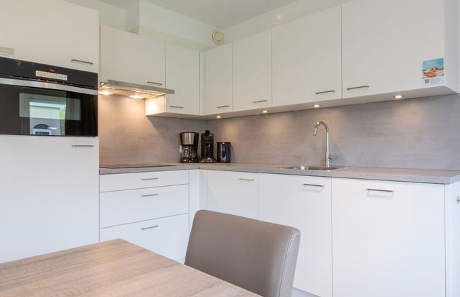 Spacious Holiday Home in Renesse near North Sea - Photo 4