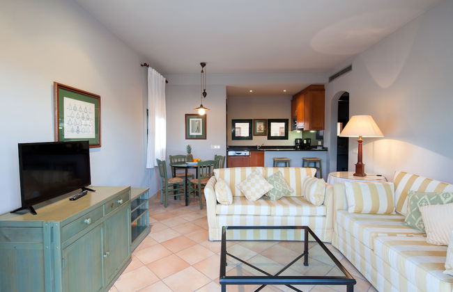 Torremirona Aparthotel Vila Birdie - Photo 9