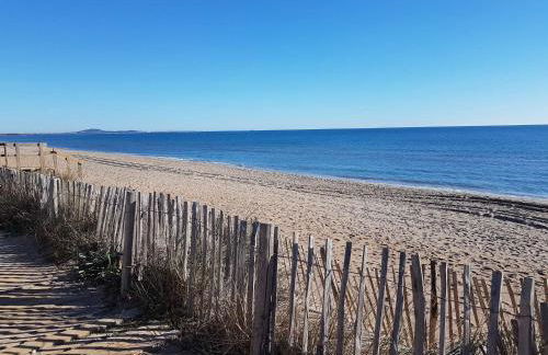 FACE à la Mer, Superbe appartement climatisé au RDC d'une maison, classé 4 étoiles, 5 couchages -WIFI-PORTIRAGNES PLAGE LXBFM32 - Foto 14