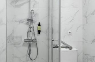 Charming Lucero - Foto 16