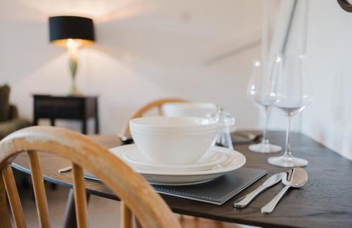 Corner House - Bright 2 Bed in Cheltenham - Photo 49