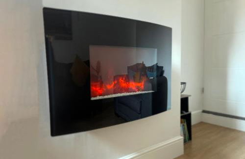 Stylish 3-Bedroom Home, Patio & High-Speed Wi-Fi - Foto 54