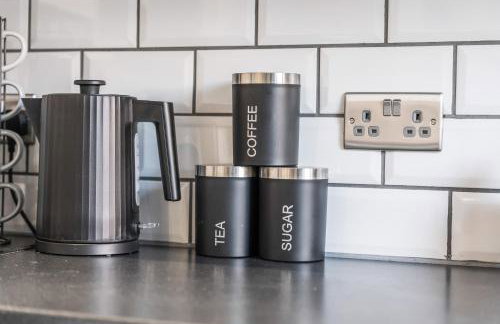 #82 Stylish Shirley Home - Sleeps 8 - NEC Solihull BHX - " Perfect for Contractors and Families - Free Parking" - Foto 42