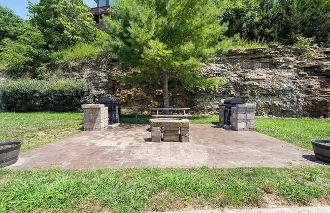 Cliffside Lake Retreat - 2 Bdr, Walk to Table Rock - Photo 30