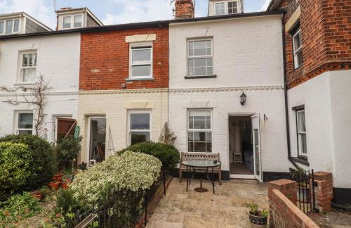 9 Harefield Cottages - Photo 1