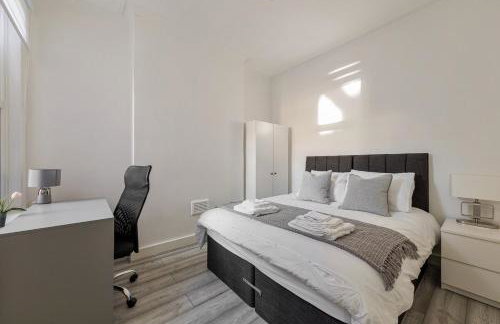 Modern 4 Bedroom House In Woodgreen - Foto 17