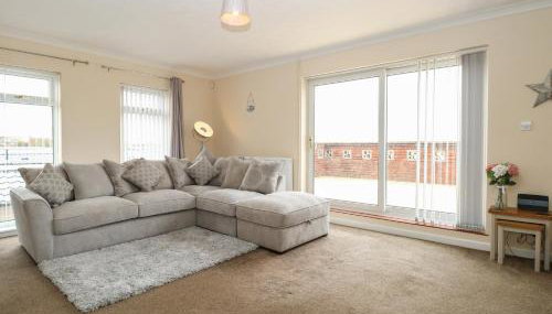 The Look Out - Photo 3