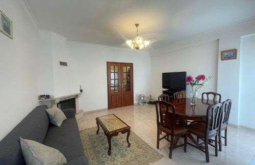 Entire 3 bed rooms Apartment with Private wc ! - Foto 2