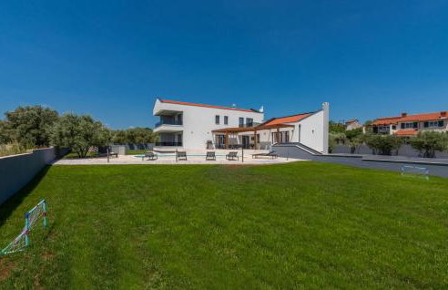 A lovely poolside villa in Krnica ideal for family - Foto 28